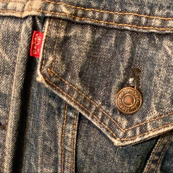πββοΈHP! {Leviβs} Vintage Denim Trucker Jacketπ - Picture 7 of 8